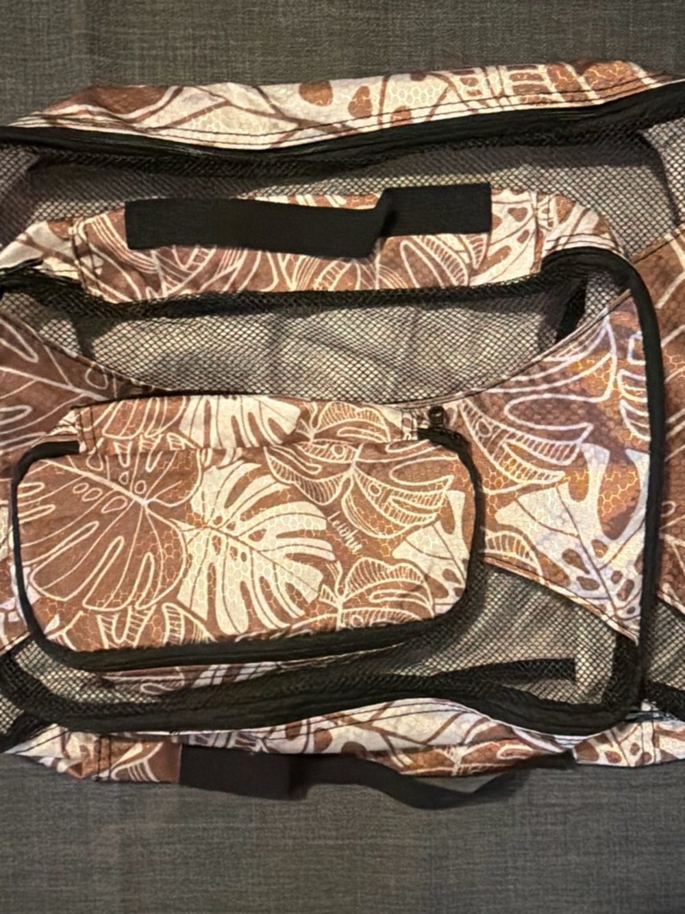 Brown Leaf-Print Travel packing cubes